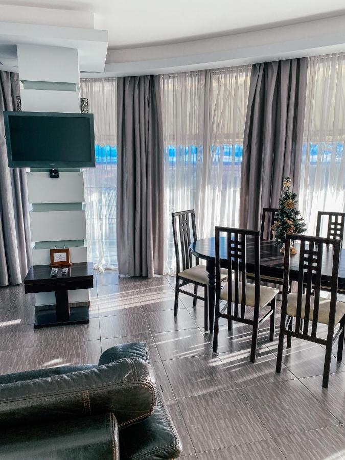 Greenstone Hotel Херсон Екстериор снимка