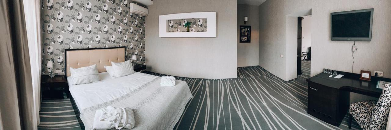 Greenstone Hotel Херсон Екстериор снимка