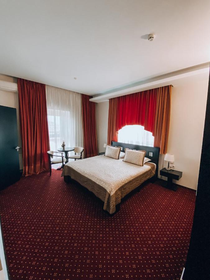 Greenstone Hotel Херсон Екстериор снимка