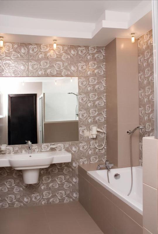 Greenstone Hotel Херсон Екстериор снимка